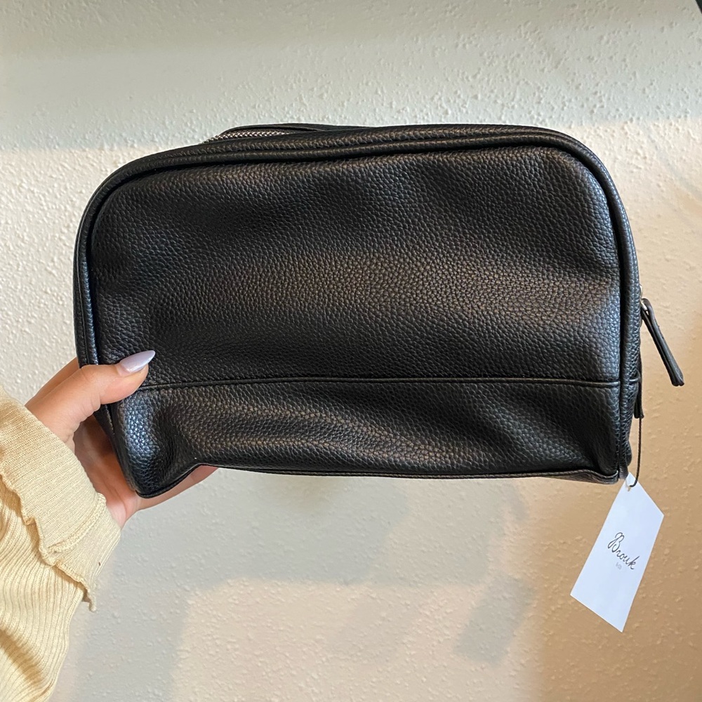 Brett Toiletry Bag | Black Vegan Leather